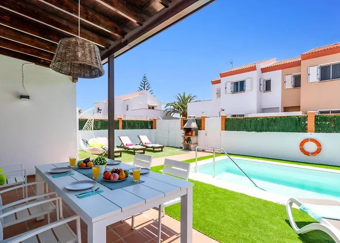 Enrique By كوراليهو