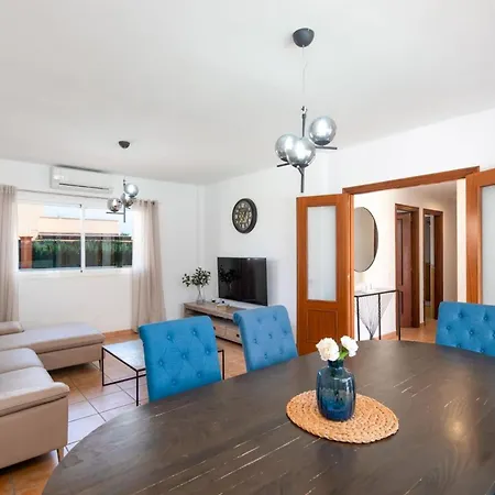 Enrique By Κοραλέχο